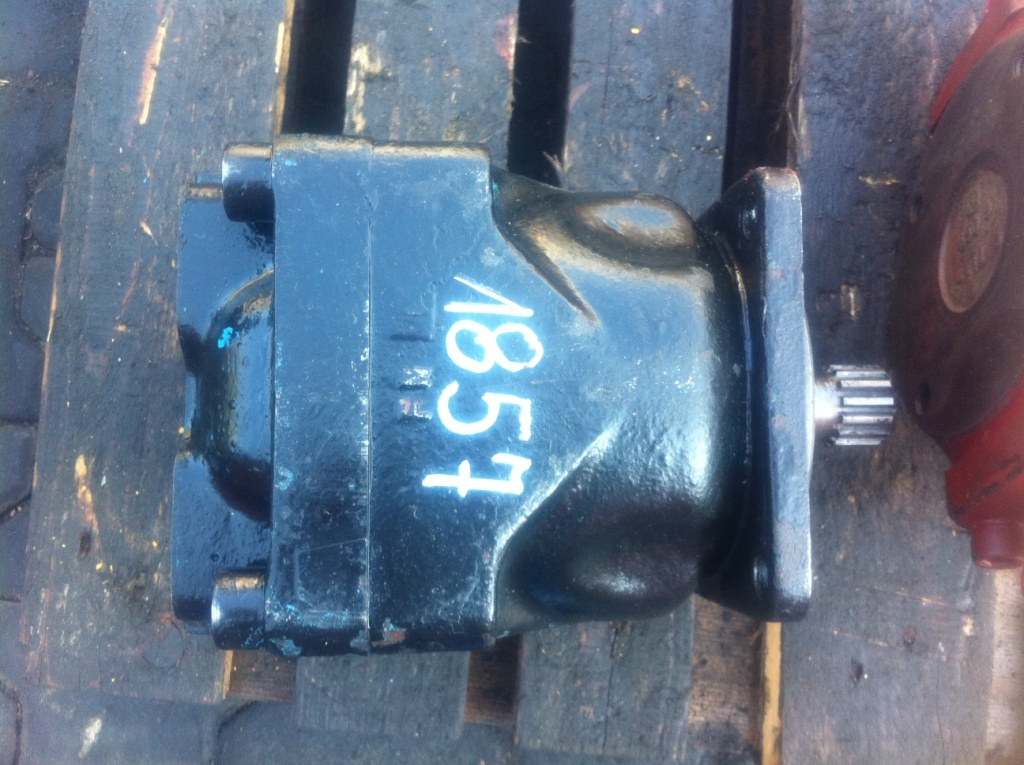 FUCHS 03443953D 7D27LG - Hydraulický motor pro Stavební technika: obrázek 1 FUCHS 03443953D 7D27LG - Hydraulický motor pro Stavební technika: obrázek 1