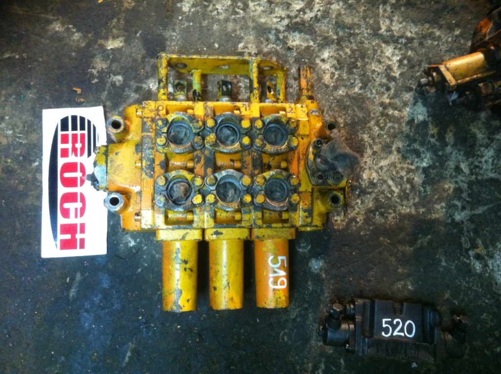 KRACHT 32 5255 5229+ 5279+ 5220 - 3 SEKCYJNY - Hydraulický ventil pro Stavební technika: obrázek 1 KRACHT 32 5255 5229+ 5279+ 5220 - 3 SEKCYJNY - Hydraulický ventil pro Stavební technika: obrázek 1