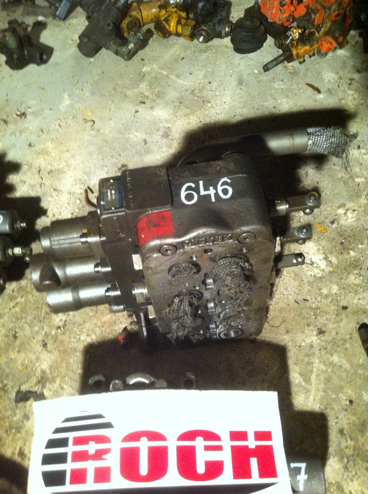 KRACHT MB 253 1301602/2 431745 51 4F9 - 3 SEKCYJNY - Hydraulický ventil pro Stavební technika: obrázek 1 KRACHT MB 253 1301602/2 431745 51 4F9 - 3 SEKCYJNY - Hydraulický ventil pro Stavební technika: obrázek 1