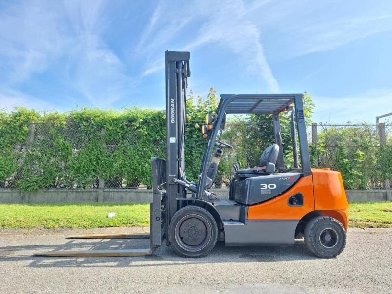 Doosan D30S 5 - Dieselový vysokozdvižný vozík: obrázek 3 Doosan D30S 5 - Dieselový vysokozdvižný vozík: obrázek 3
