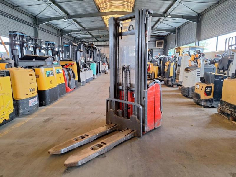 Fenwick L16 - Stohovací vozík: obrázek 2 Fenwick L16 - Stohovací vozík: obrázek 2