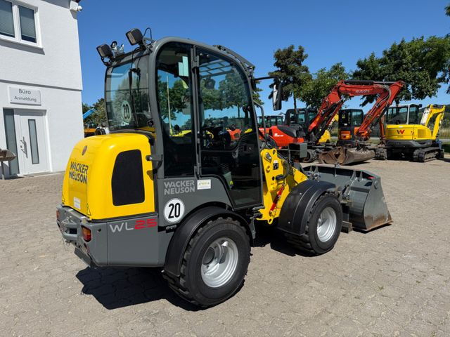 Wacker WL 25, Bj 23, 210 BH, Breitreifen Schaufel Gabel - Kolový nakladač: obrázek 4 Wacker WL 25, Bj 23, 210 BH, Breitreifen Schaufel Gabel - Kolový nakladač: obrázek 4