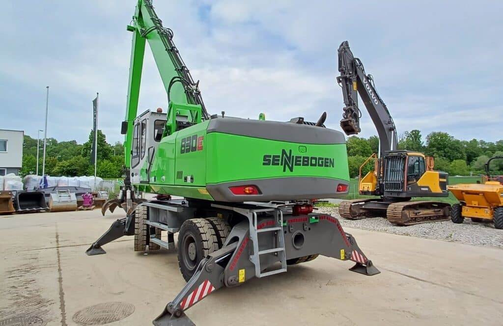 Sennebogen 830E - Překládkové rypadlo: obrázek 2 Sennebogen 830E - Překládkové rypadlo: obrázek 2
