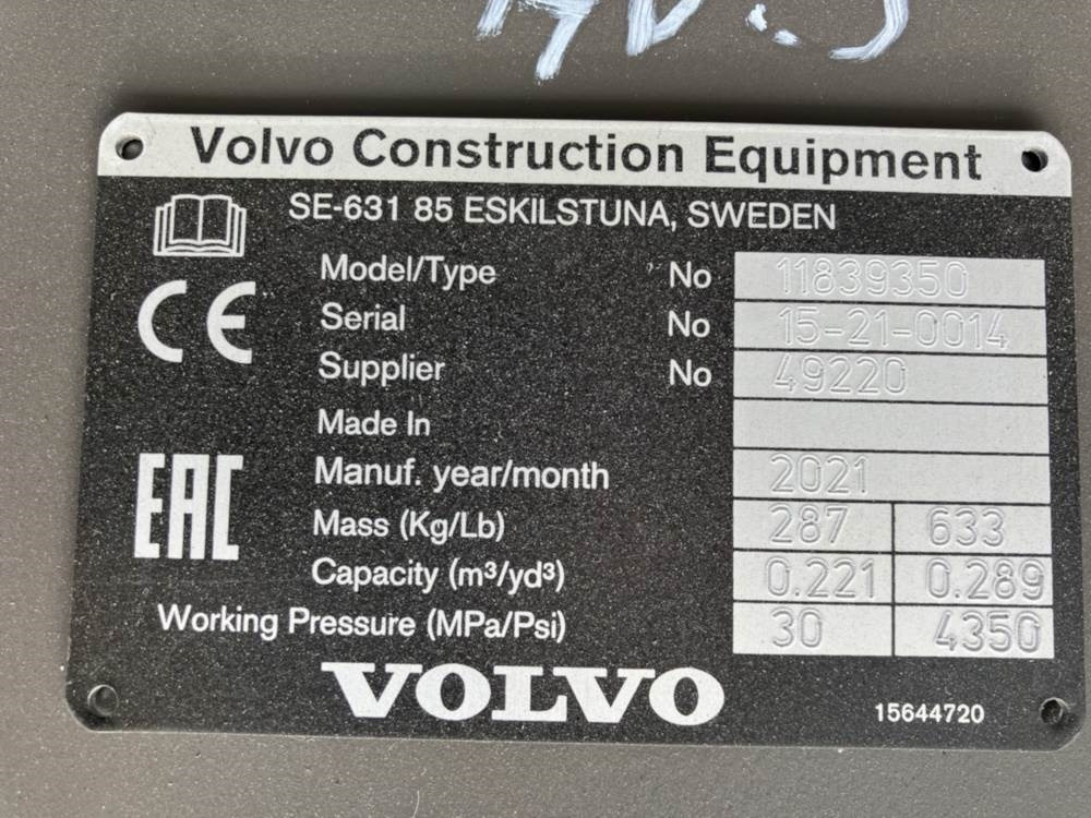 Volvo Böschungslöffel schwenkbar - Rýpadlo-nakladač: obrázek 4 Volvo Böschungslöffel schwenkbar - Rýpadlo-nakladač: obrázek 4