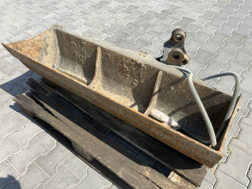 Volvo Böschungslöffel schwenkbar - Rýpadlo-nakladač: obrázek 1 Volvo Böschungslöffel schwenkbar - Rýpadlo-nakladač: obrázek 1