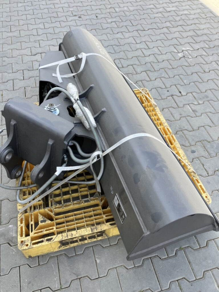 Volvo Böschungslöffel schwenkbar - Festanbau - Rýpadlo-nakladač: obrázek 1 Volvo Böschungslöffel schwenkbar - Festanbau - Rýpadlo-nakladač: obrázek 1