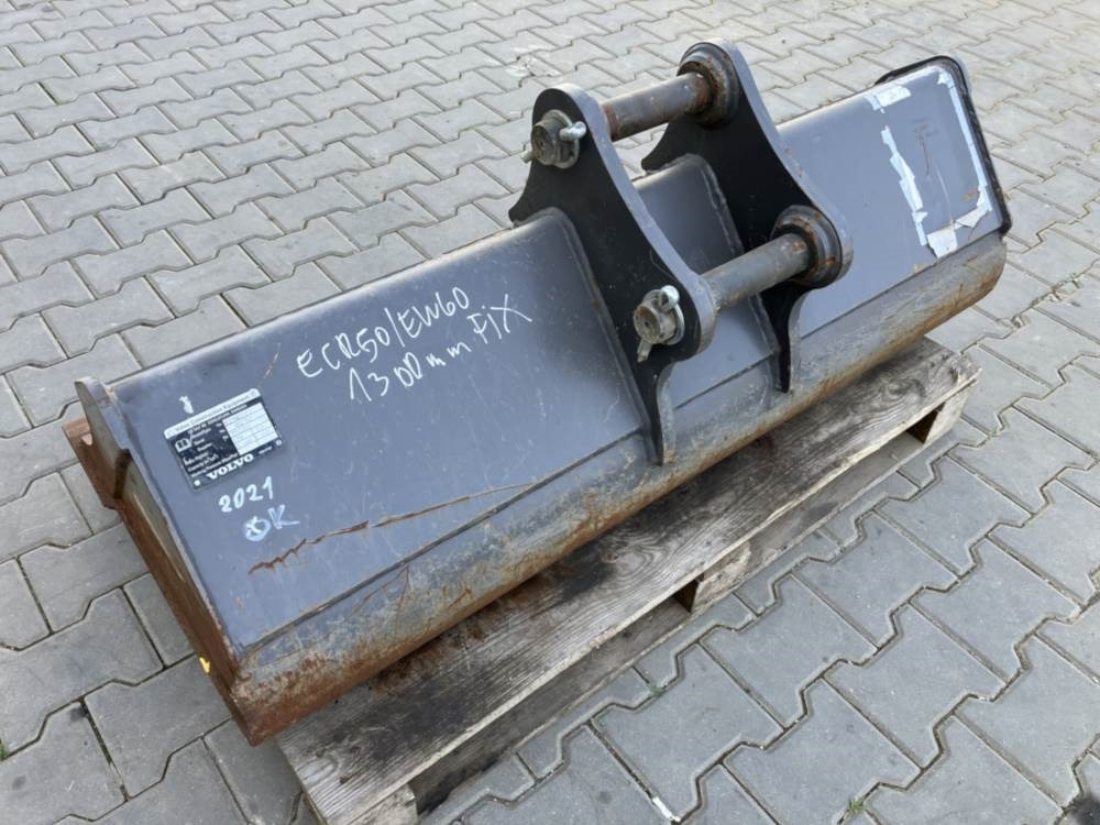 Volvo Böschungslöffel starr - Rýpadlo-nakladač: obrázek 2 Volvo Böschungslöffel starr - Rýpadlo-nakladač: obrázek 2