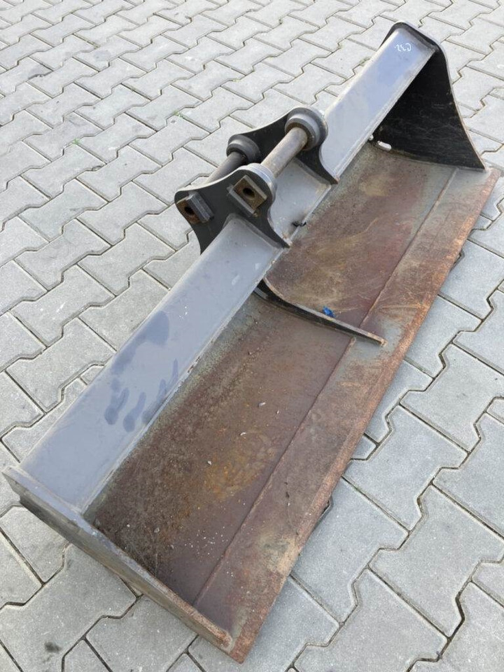 Volvo Böschungslöffel starr - Festanbau - Rýpadlo-nakladač: obrázek 1 Volvo Böschungslöffel starr - Festanbau - Rýpadlo-nakladač: obrázek 1