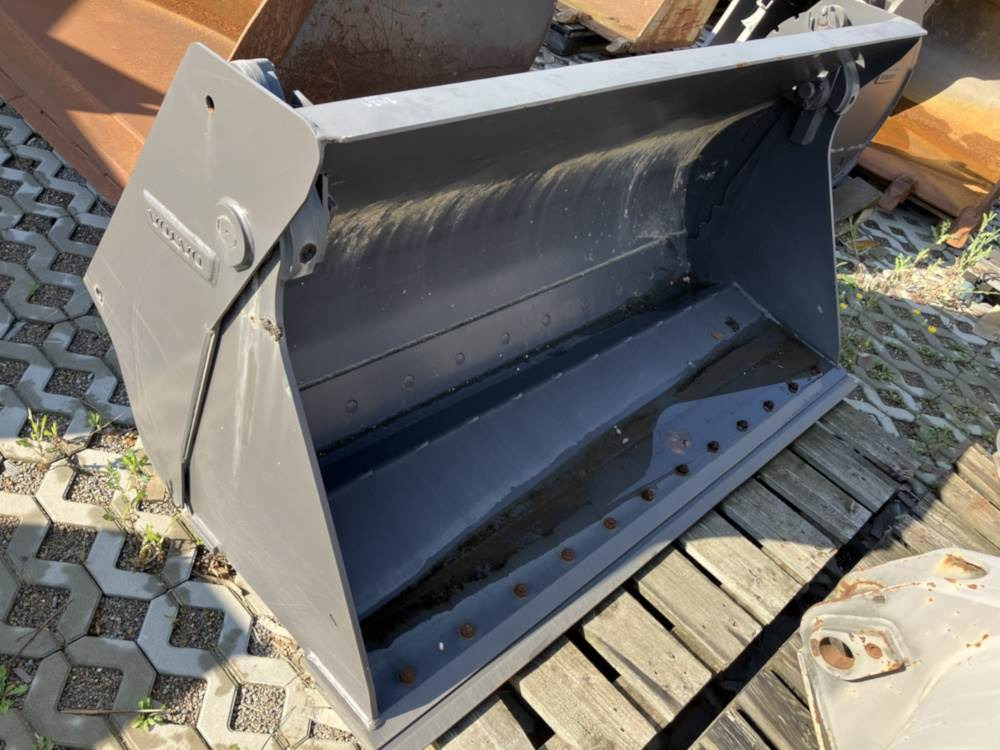Volvo Klappschaufel mit Messer -P Aufnahme - Lžíce: obrázek 1 Volvo Klappschaufel mit Messer -P Aufnahme - Lžíce: obrázek 1