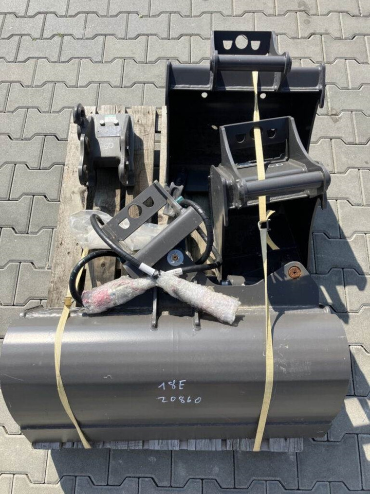 Volvo Löffelset inkl. Schnellwechsler für EC18 - Rýpadlo-nakladač: obrázek 5 Volvo Löffelset inkl. Schnellwechsler für EC18 - Rýpadlo-nakladač: obrázek 5