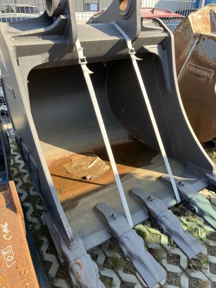 Volvo Tieflöffel mit Zähnen - Festanbau - Rýpadlo-nakladač: obrázek 4 Volvo Tieflöffel mit Zähnen - Festanbau - Rýpadlo-nakladač: obrázek 4