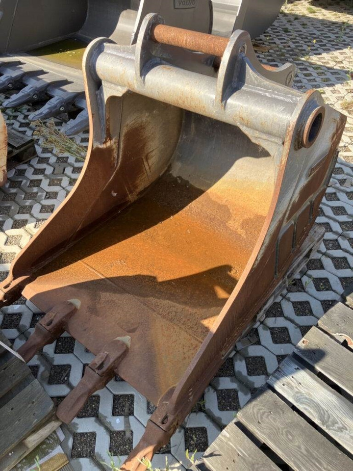 Volvo Tieflöffel mit Zähnen S60 - Rýpadlo-nakladač: obrázek 1 Volvo Tieflöffel mit Zähnen S60 - Rýpadlo-nakladač: obrázek 1