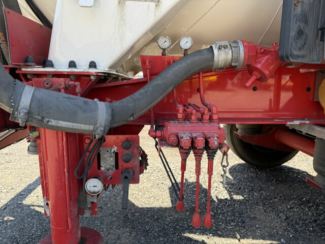 Feldbinder KIP 60.3 Silo 60.000 L 3 Achse ADR - Silo cisterna: obrázek 2 Feldbinder KIP 60.3 Silo 60.000 L 3 Achse ADR - Silo cisterna: obrázek 2