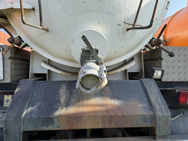 Hüffermann HSD181D Tankanhänger für nicht GGVS Güter - Cisternový přívěs: obrázek 2 Hüffermann HSD181D Tankanhänger für nicht GGVS Güter - Cisternový přívěs: obrázek 2