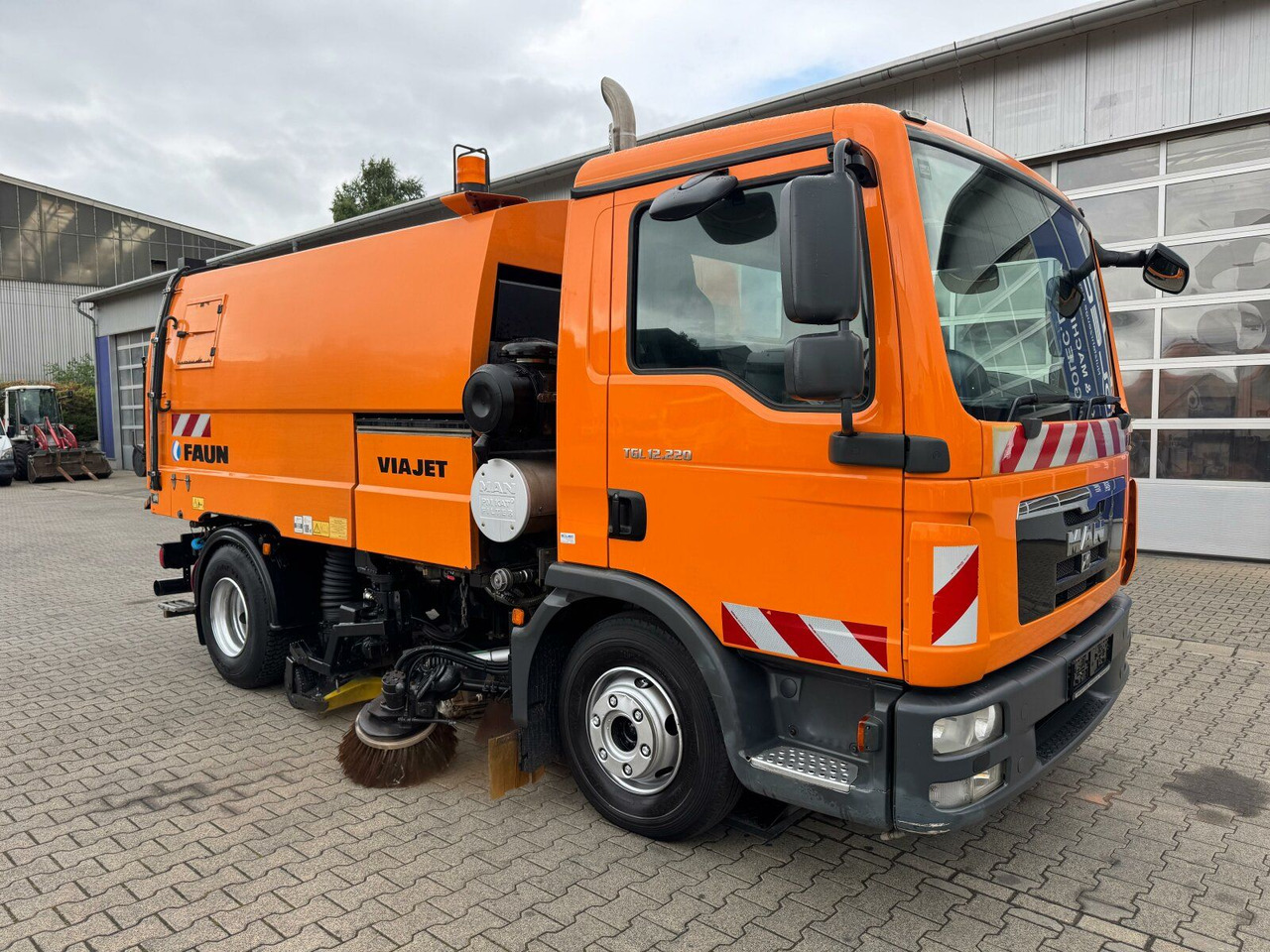 MAN 12.220 4x2 BL Kehrmaschine Viajet 5RHS - Zametací vůz: obrázek 2 MAN 12.220 4x2 BL Kehrmaschine Viajet 5RHS - Zametací vůz: obrázek 2