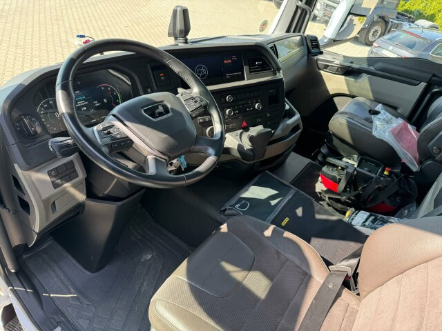 MAN 35.510 8x4H-6 BL Pritsche mit Kran Palfinger - Nákladní automobil valníkový/ Plošinový, Auto s hydraulickou rukou: obrázek 3 MAN 35.510 8x4H-6 BL Pritsche mit Kran Palfinger - Nákladní automobil valníkový/ Plošinový, Auto s hydraulickou rukou: obrázek 3