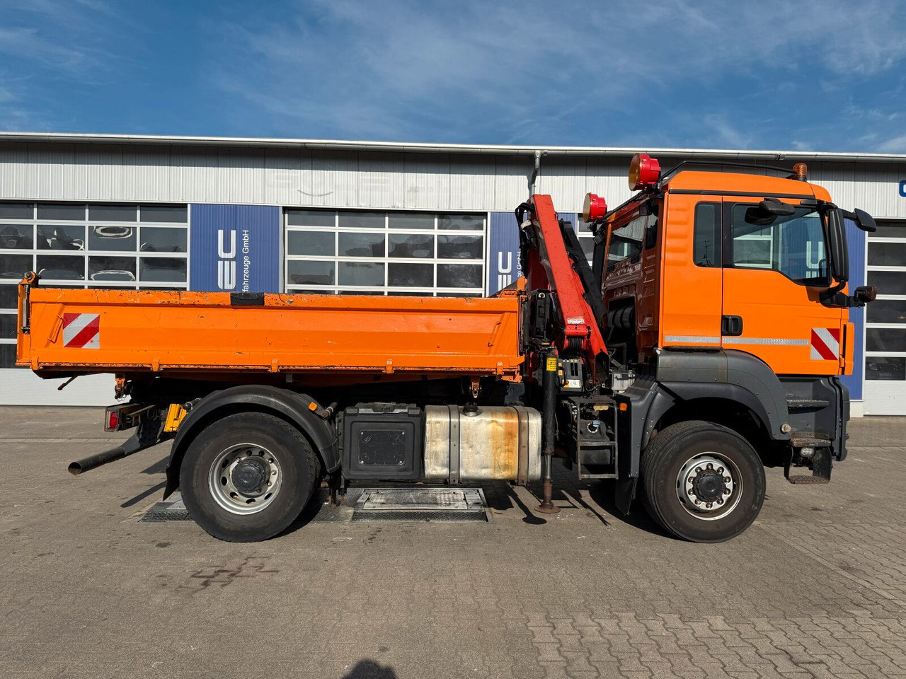 MAN TGA 18.360 4x4 Dreiseiten-Kipper Kran PALFINGER - Sklápěč, Auto s hydraulickou rukou: obrázek 2 MAN TGA 18.360 4x4 Dreiseiten-Kipper Kran PALFINGER - Sklápěč, Auto s hydraulickou rukou: obrázek 2