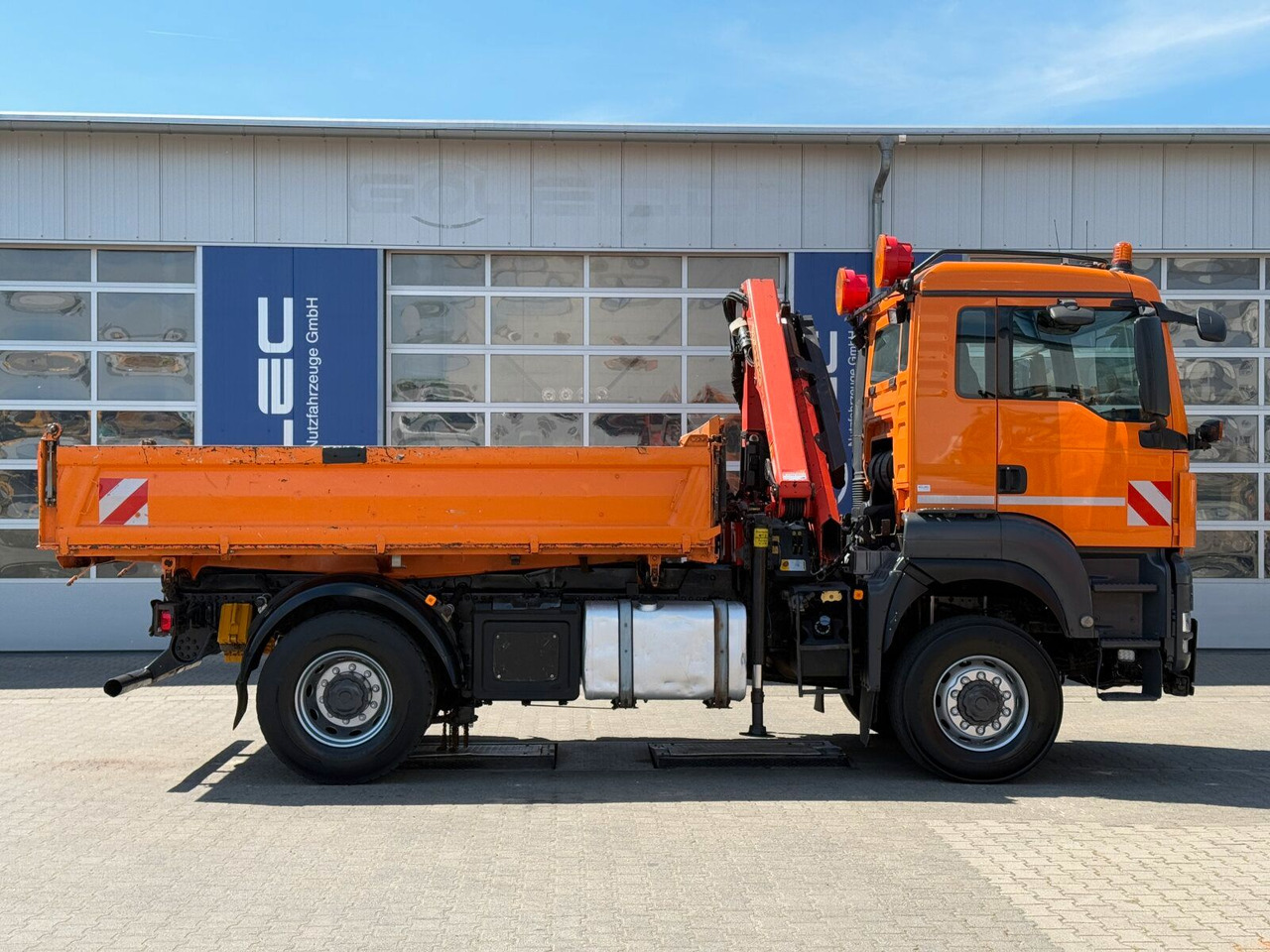 MAN TGA 18.360 4x4 Kipper Kran PALFINGER Winterd. - Auto s hydraulickou rukou: obrázek 2 MAN TGA 18.360 4x4 Kipper Kran PALFINGER Winterd. - Auto s hydraulickou rukou: obrázek 2