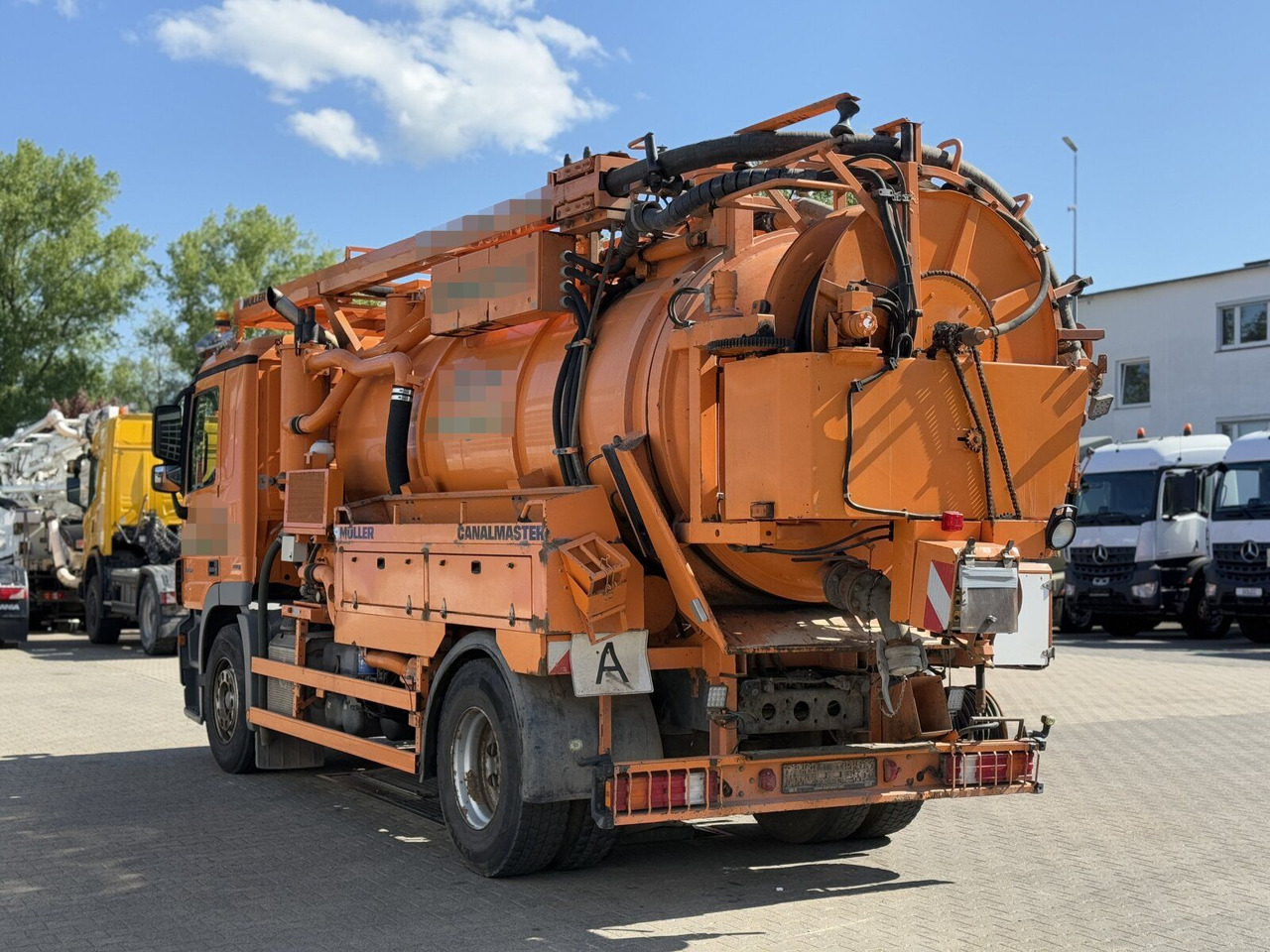 Mercedes-Benz ACTROS 1832 L Kanalreiniger MÜLLER 10.000 L - Čistič odpadových jam: obrázek 4 Mercedes-Benz ACTROS 1832 L Kanalreiniger MÜLLER 10.000 L - Čistič odpadových jam: obrázek 4