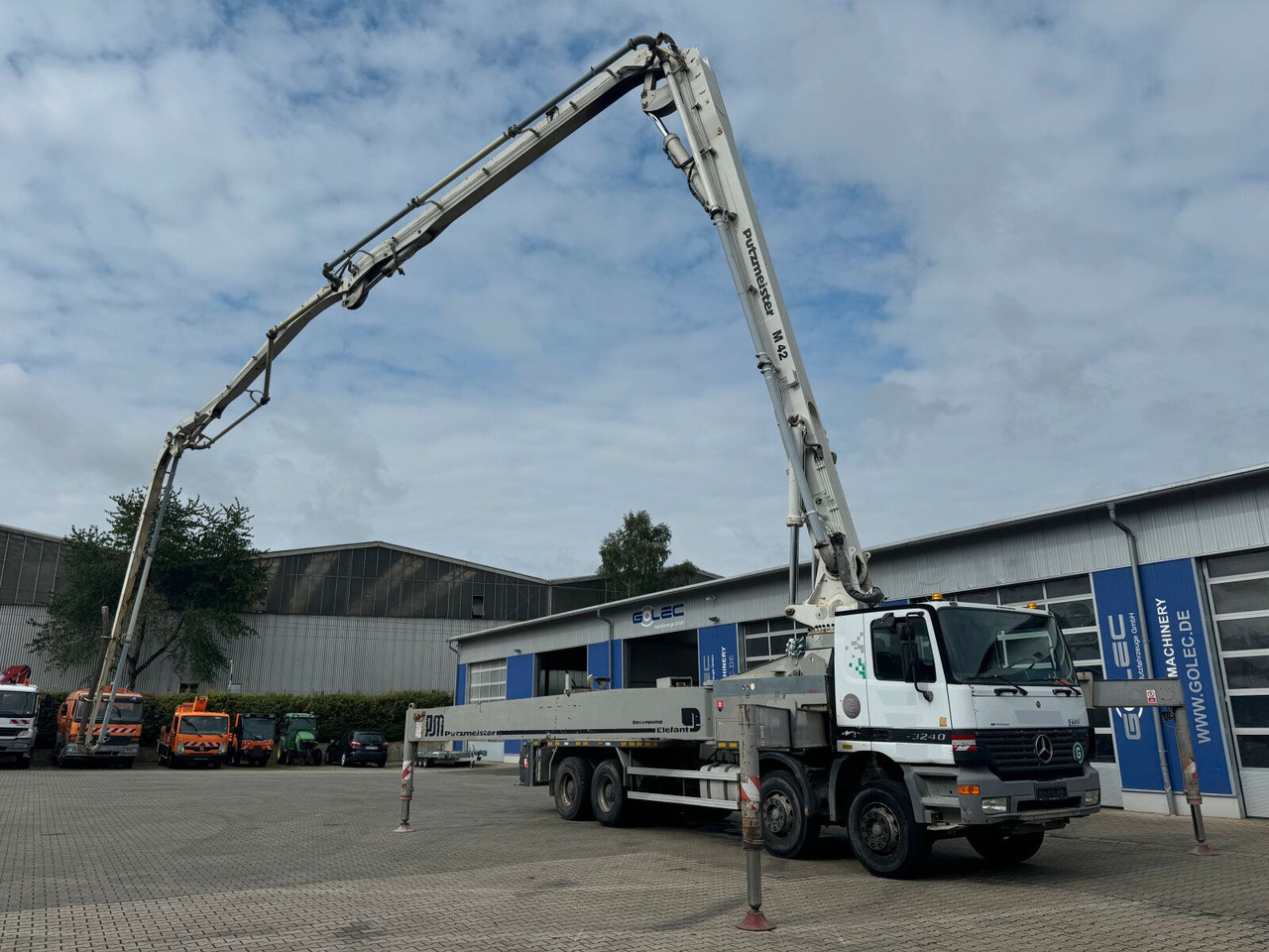 Mercedes-Benz ACTROS 3240 8x4 Betonpumpe PUTZMEISTER BSF 42 M - Autočerpadlo: obrázek 2 Mercedes-Benz ACTROS 3240 8x4 Betonpumpe PUTZMEISTER BSF 42 M - Autočerpadlo: obrázek 2