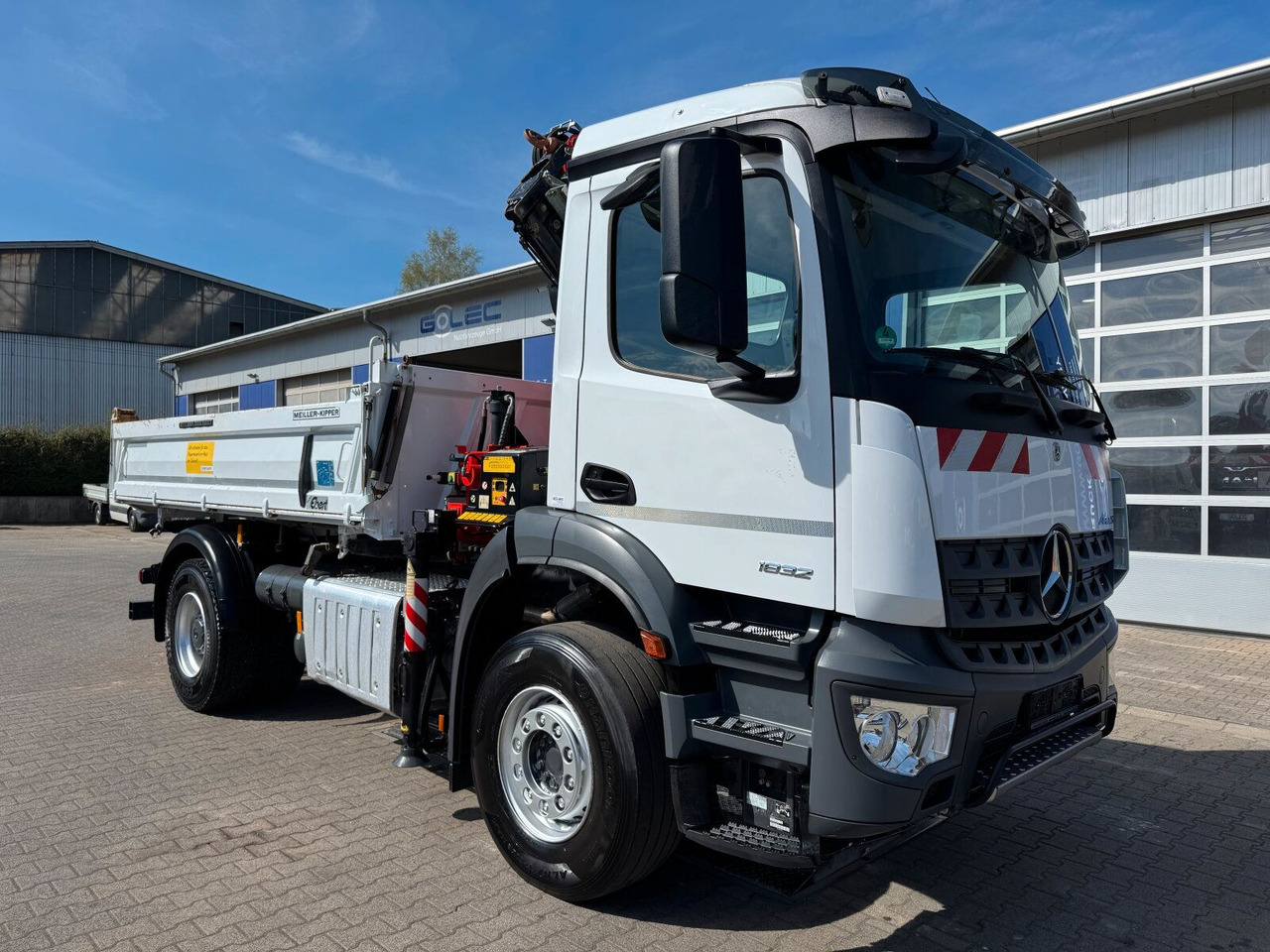 Mercedes-Benz AROCS 1832 4x2 Euro 6 Kipper Kran FASSI F120FB - Sklápěč, Auto s hydraulickou rukou: obrázek 1 Mercedes-Benz AROCS 1832 4x2 Euro 6 Kipper Kran FASSI F120FB - Sklápěč, Auto s hydraulickou rukou: obrázek 1