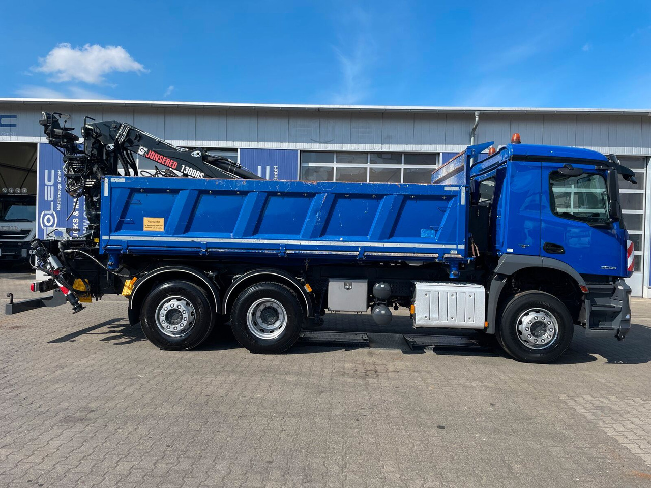 Mercedes-Benz AROCS 2536 6x2*4 Kipper Kran HIAB - Auto s hydraulickou rukou: obrázek 2 Mercedes-Benz AROCS 2536 6x2*4 Kipper Kran HIAB - Auto s hydraulickou rukou: obrázek 2