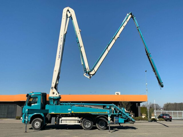 Mercedes-Benz AROCS 2636 6x4 Euro 6 Betonpumpe SERMAC 4Z36 - Autočerpadlo: obrázek 4 Mercedes-Benz AROCS 2636 6x4 Euro 6 Betonpumpe SERMAC 4Z36 - Autočerpadlo: obrázek 4