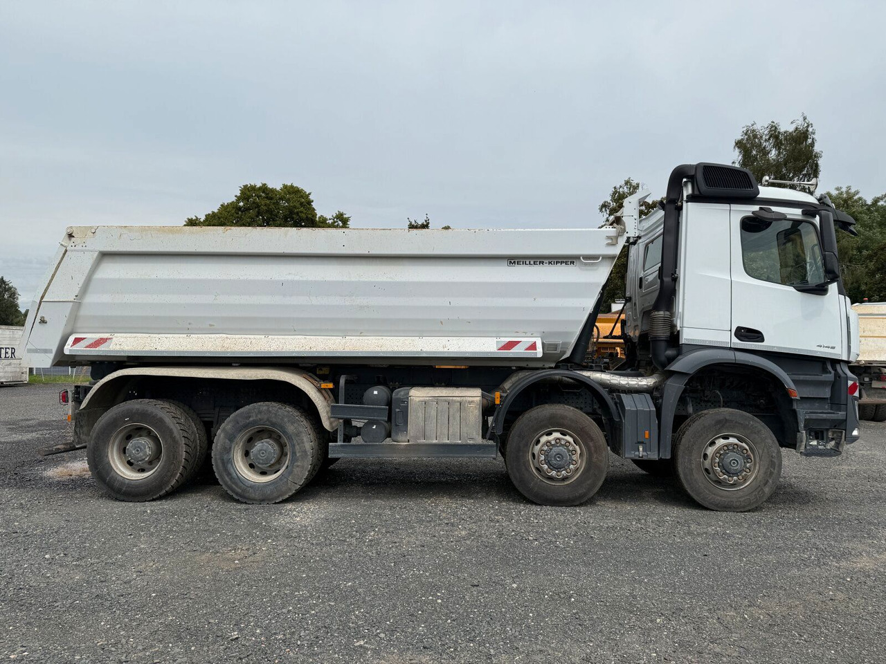 Mercedes-Benz AROCS 4145 8x8 Meiller Muldenkipper - Ramenový nosič kontajnerov: obrázek 3 Mercedes-Benz AROCS 4145 8x8 Meiller Muldenkipper - Ramenový nosič kontajnerov: obrázek 3
