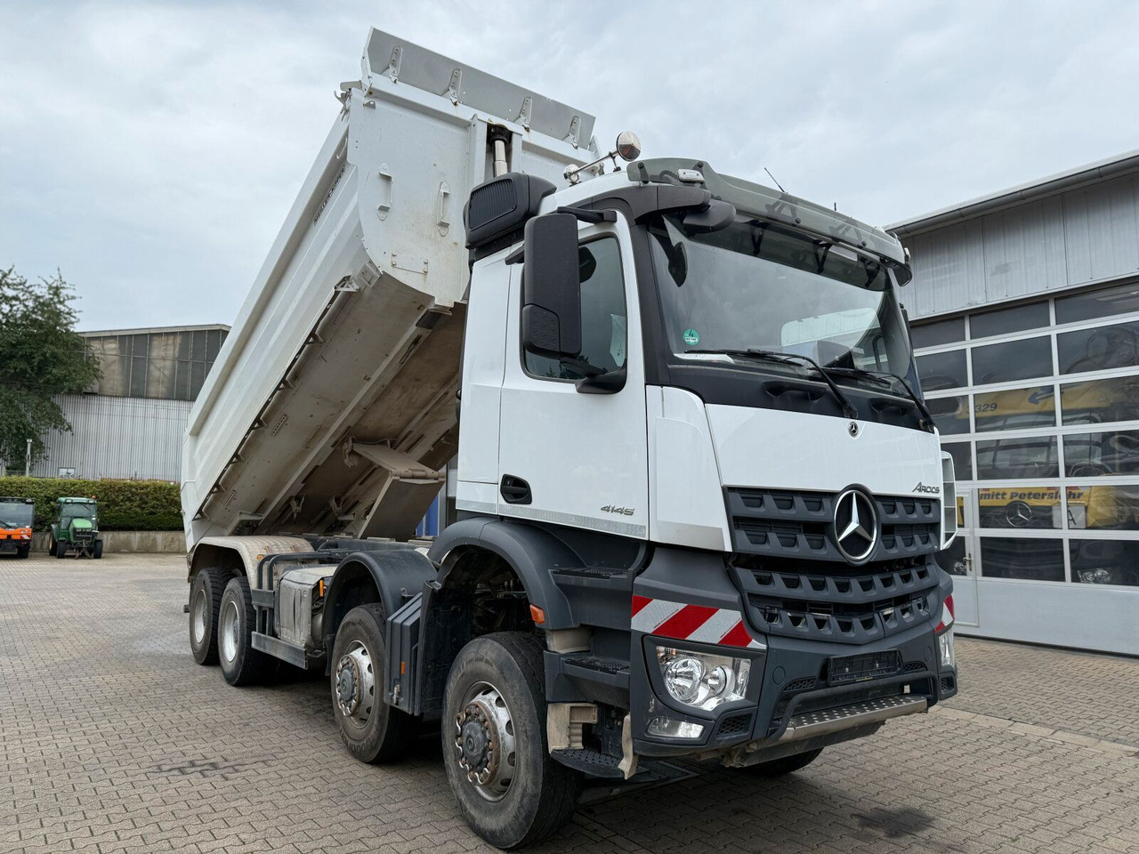 Mercedes-Benz AROCS 4145 8x8 Meiller Muldenkipper - Ramenový nosič kontajnerov: obrázek 2 Mercedes-Benz AROCS 4145 8x8 Meiller Muldenkipper - Ramenový nosič kontajnerov: obrázek 2