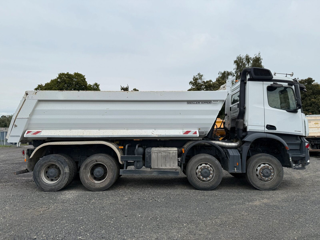 Mercedes-Benz AROCS 4145 8x8 Meiller Muldenkipper - Ramenový nosič kontajnerov: obrázek 3 Mercedes-Benz AROCS 4145 8x8 Meiller Muldenkipper - Ramenový nosič kontajnerov: obrázek 3