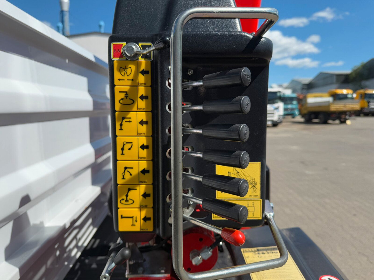 Dodávka sklápěč Mercedes-Benz ATEGO 818 4x2 Euro 6 Kipper Kran FASSI F65B.0.22: obrázek 22