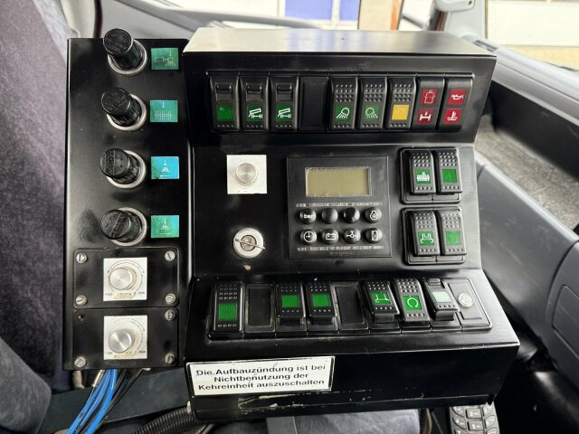 Mitsubishi Canter FUSO Kehrmaschine BROCK SL140 4 m³ - Zametací vůz: obrázek 5 Mitsubishi Canter FUSO Kehrmaschine BROCK SL140 4 m³ - Zametací vůz: obrázek 5