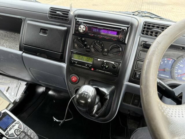 Mitsubishi Canter FUSO Kehrmaschine BROCK SL140 4 m³ - Zametací vůz: obrázek 3 Mitsubishi Canter FUSO Kehrmaschine BROCK SL140 4 m³ - Zametací vůz: obrázek 3