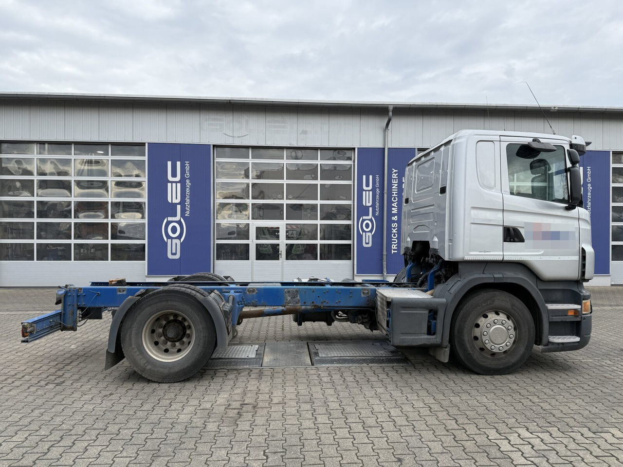 Scania R 420 Tankwagen ADR Fahrgestell Retarder Volluft - Podvozek s kabinou: obrázek 2 Scania R 420 Tankwagen ADR Fahrgestell Retarder Volluft - Podvozek s kabinou: obrázek 2