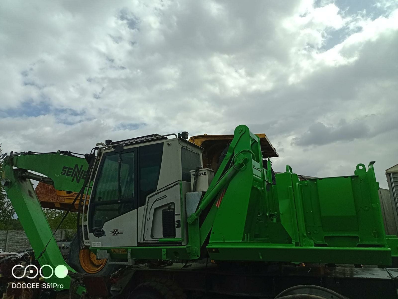 Sennebogen 818-E Umschlagbagger - 83 Ton - mit Greifer - Kolesové rýpadlo: obrázek 2 Sennebogen 818-E Umschlagbagger - 83 Ton - mit Greifer - Kolesové rýpadlo: obrázek 2