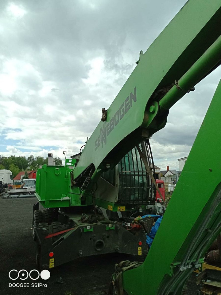 Sennebogen 818-E Umschlagbagger - 83 Ton - mit Greifer - Kolesové rýpadlo: obrázek 4 Sennebogen 818-E Umschlagbagger - 83 Ton - mit Greifer - Kolesové rýpadlo: obrázek 4