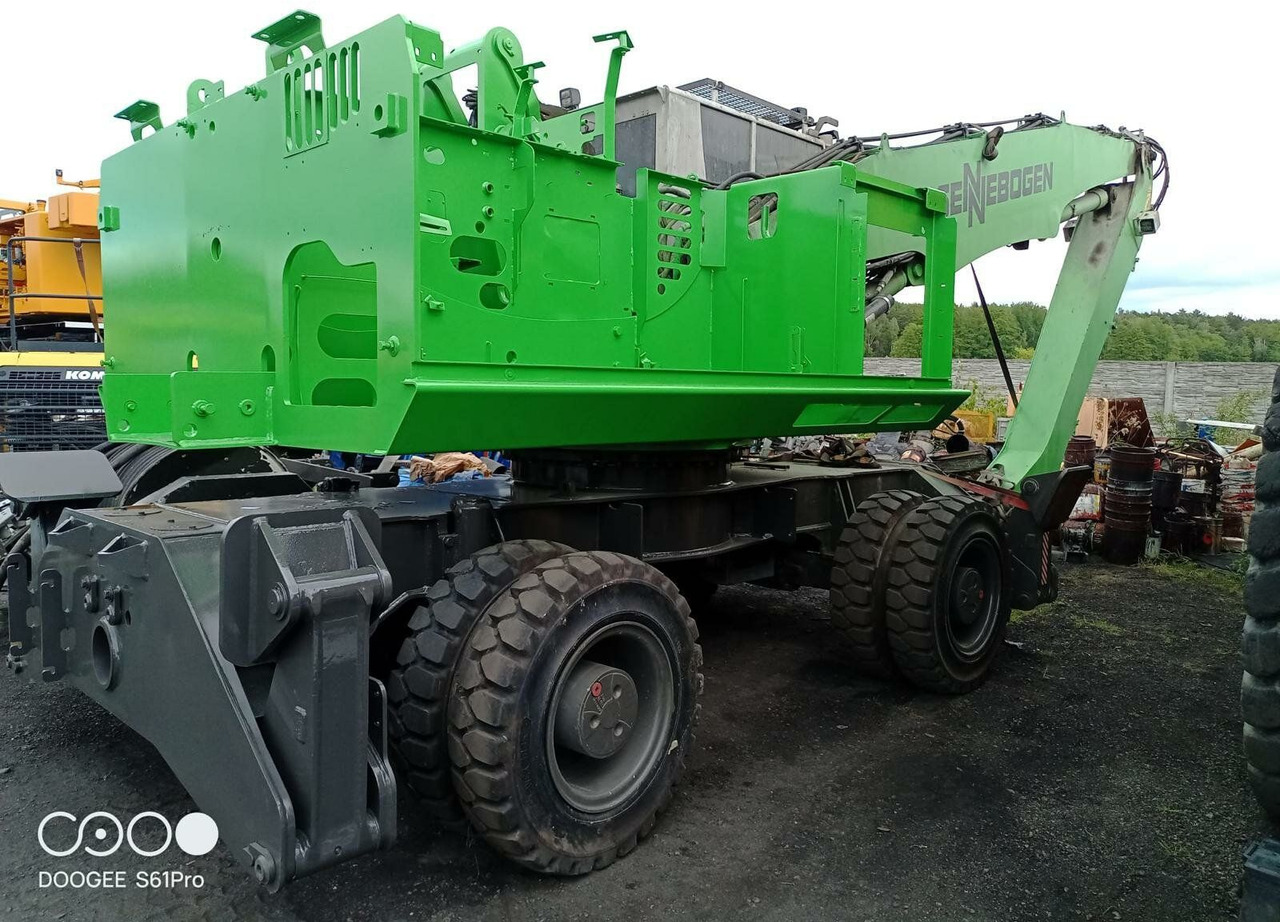 Sennebogen 818-E Umschlagbagger - 83 Ton - mit Greifer - Kolesové rýpadlo: obrázek 3 Sennebogen 818-E Umschlagbagger - 83 Ton - mit Greifer - Kolesové rýpadlo: obrázek 3