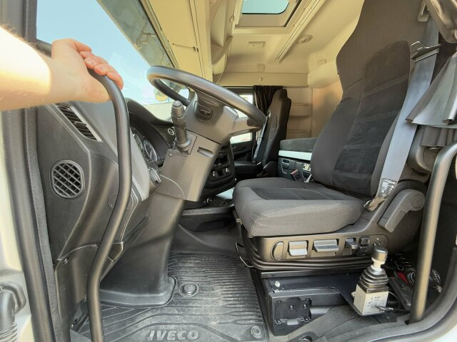 Iveco S-WAY 4x4H Zugmaschine Euro 6 *Kippauflieger - Tahač: obrázek 4 Iveco S-WAY 4x4H Zugmaschine Euro 6 *Kippauflieger - Tahač: obrázek 4