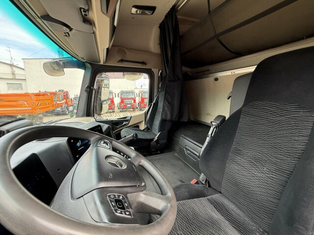 Mercedes-Benz ACTROS 1846 4x4 HAD Eur 6 Kipphydraulik Retarder - Tahač: obrázek 4 Mercedes-Benz ACTROS 1846 4x4 HAD Eur 6 Kipphydraulik Retarder - Tahač: obrázek 4