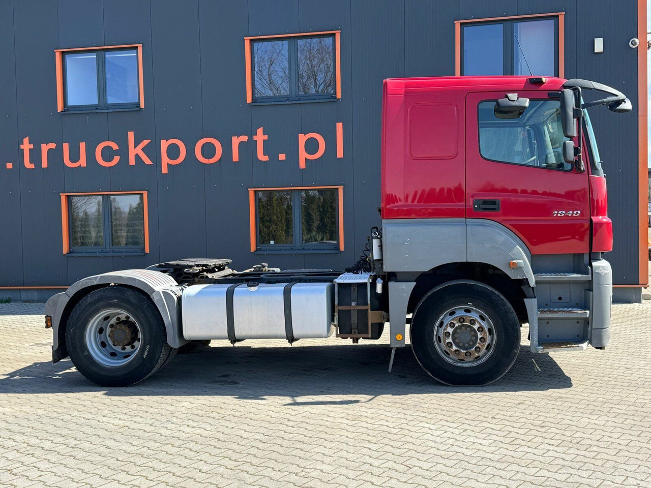 Mercedes-Benz AXOR 1840 4x2 Euro5 SZM Kipphydraulik - Tahač: obrázek 4 Mercedes-Benz AXOR 1840 4x2 Euro5 SZM Kipphydraulik - Tahač: obrázek 4