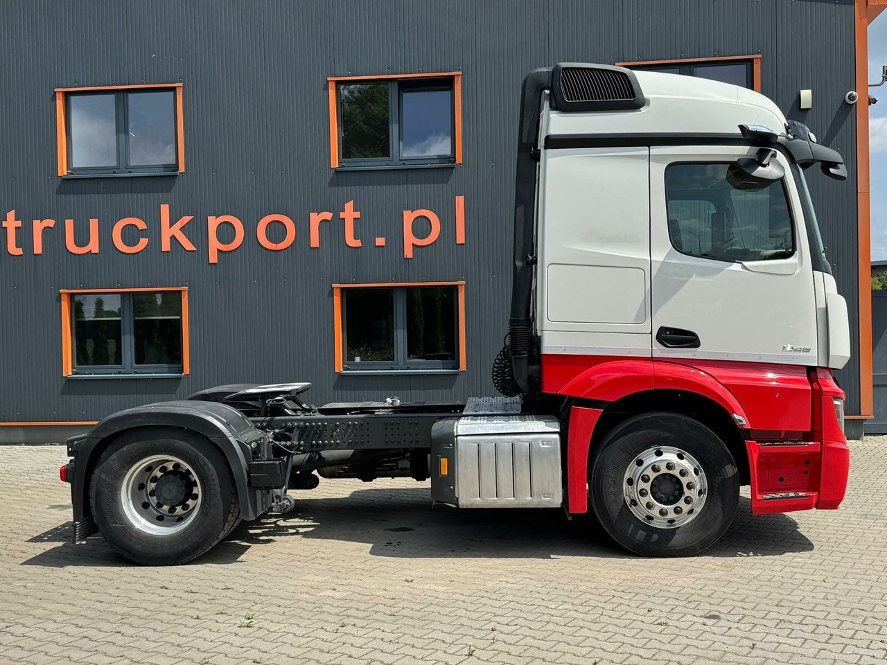 Mercedes-Benz Actros 1846 Euro 6 SZM Retarder - Tahač: obrázek 4 Mercedes-Benz Actros 1846 Euro 6 SZM Retarder - Tahač: obrázek 4