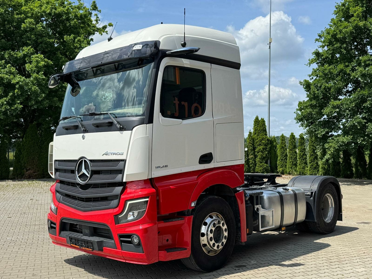 Mercedes-Benz Actros 1846 Euro 6 SZM Retarder - Tahač: obrázek 2 Mercedes-Benz Actros 1846 Euro 6 SZM Retarder - Tahač: obrázek 2