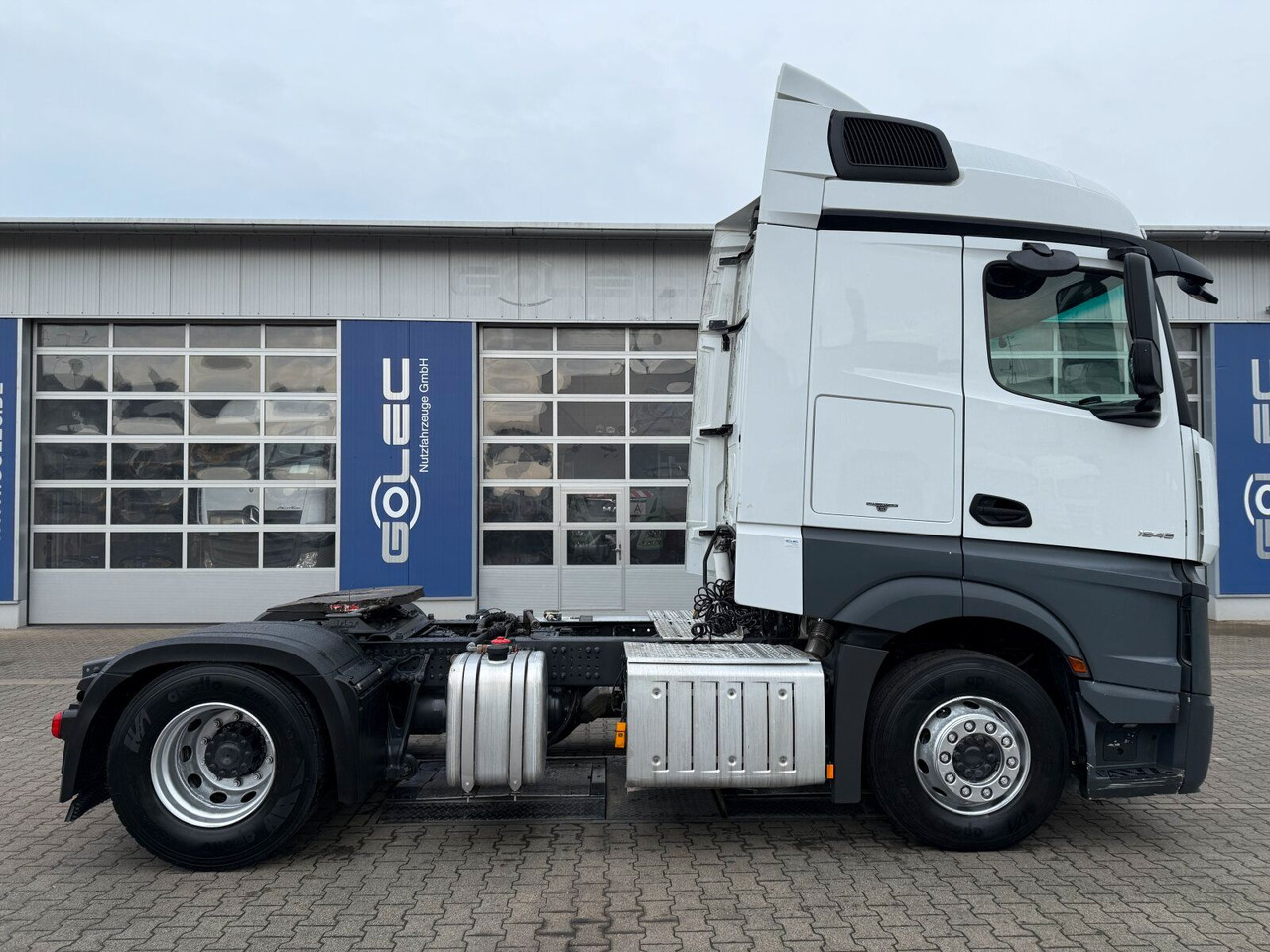Mercedes-Benz MB Actros 1845 LS Sattelzugmaschine 4x2 - Tahač: obrázek 4 Mercedes-Benz MB Actros 1845 LS Sattelzugmaschine 4x2 - Tahač: obrázek 4
