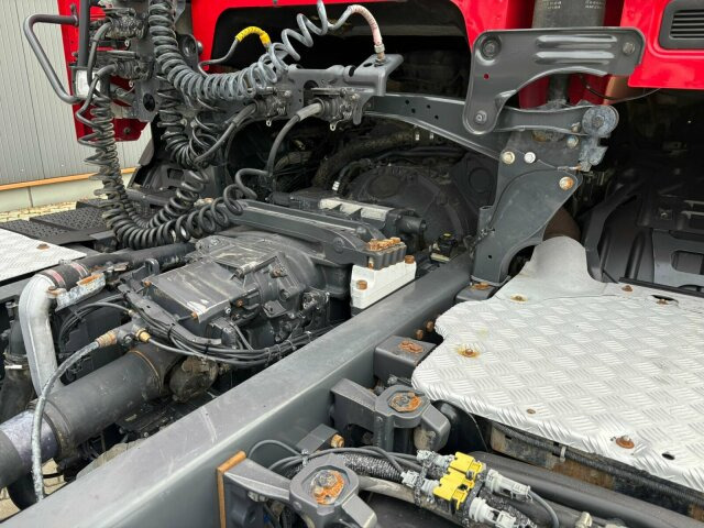 Scania G450 4x4 Euro 6 SZM Kipphydraulik Blatt/ Blatt - Tahač: obrázek 4 Scania G450 4x4 Euro 6 SZM Kipphydraulik Blatt/ Blatt - Tahač: obrázek 4