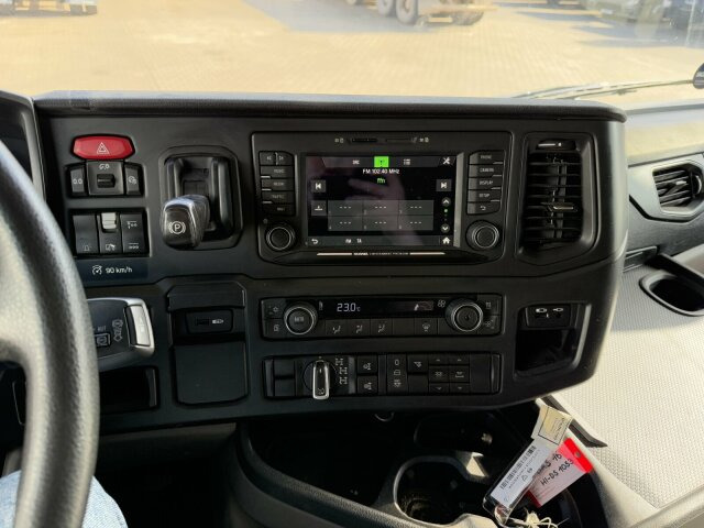 Scania G450 XT 4x4 Euro 6 SZM Kipphydraulik Blatt/ Luft - Tahač: obrázek 3 Scania G450 XT 4x4 Euro 6 SZM Kipphydraulik Blatt/ Luft - Tahač: obrázek 3