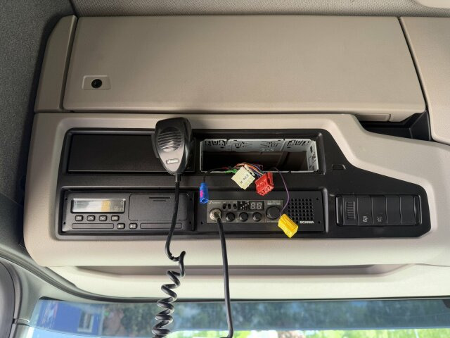 Scania G450 XT 4x4 Euro 6 SZM Kipphydraulik Blatt/ Luft - Tahač: obrázek 4 Scania G450 XT 4x4 Euro 6 SZM Kipphydraulik Blatt/ Luft - Tahač: obrázek 4