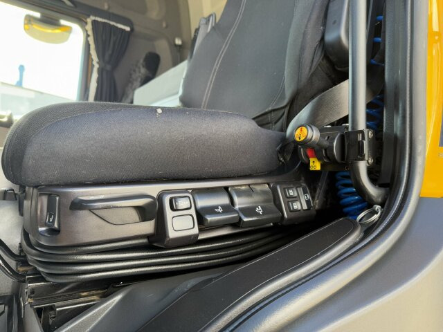 Scania G450 XT 4x4 Euro 6 SZM Kipphydraulik Blatt/ Luft - Tahač: obrázek 5 Scania G450 XT 4x4 Euro 6 SZM Kipphydraulik Blatt/ Luft - Tahač: obrázek 5