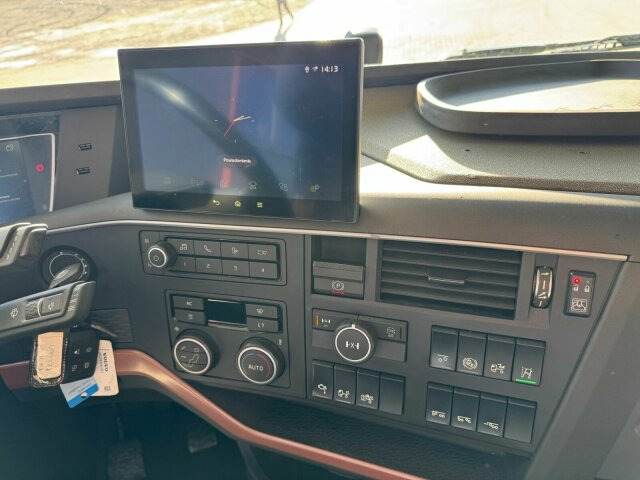 Volvo FH16 750 8X4 Holztransport Alukar TOP! - Lesovůz: obrázek 2 Volvo FH16 750 8X4 Holztransport Alukar TOP! - Lesovůz: obrázek 2