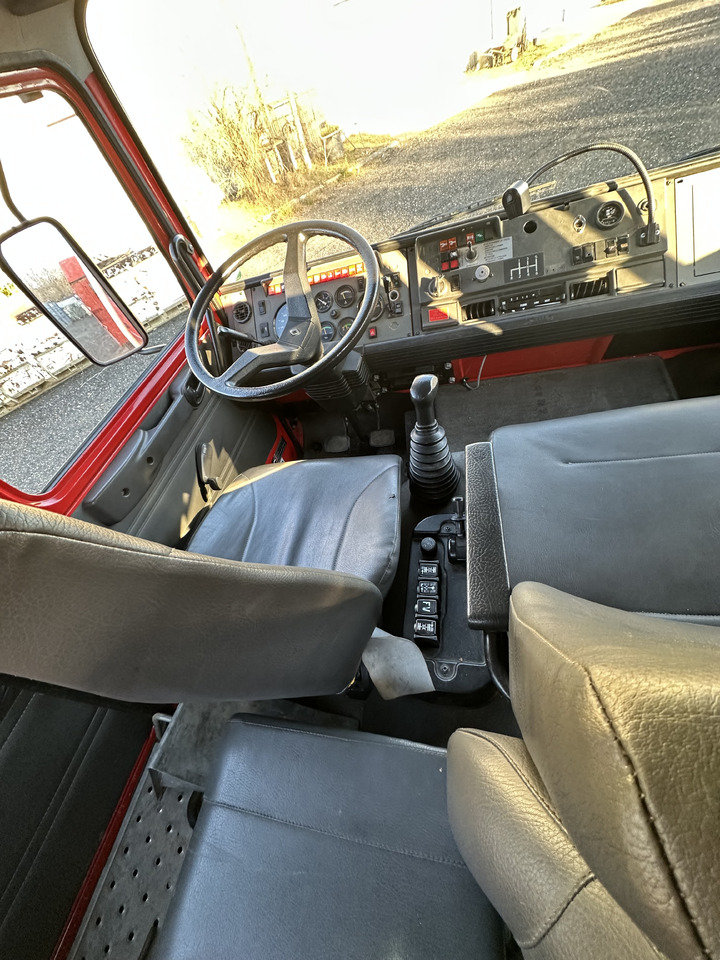 Hasičský vůz Renault M 210: obrázek 11