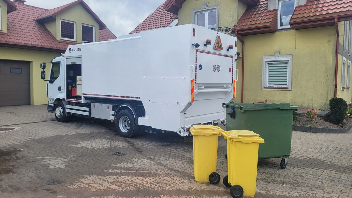 Renault Midlum CONTAINER WEASHER LAVACASSONETTI MYJKA - Vůz na odvoz odpadků: obrázek 2 Renault Midlum CONTAINER WEASHER LAVACASSONETTI MYJKA - Vůz na odvoz odpadků: obrázek 2